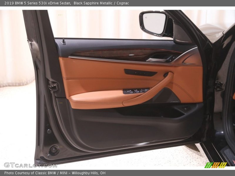 Black Sapphire Metallic / Cognac 2019 BMW 5 Series 530i xDrive Sedan