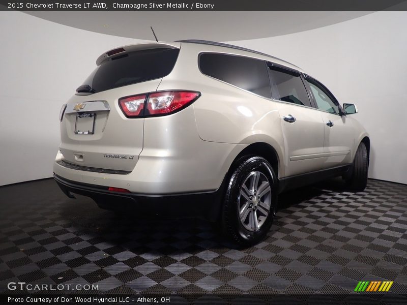 Champagne Silver Metallic / Ebony 2015 Chevrolet Traverse LT AWD