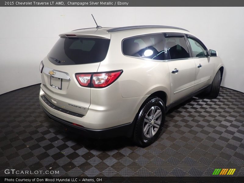 Champagne Silver Metallic / Ebony 2015 Chevrolet Traverse LT AWD