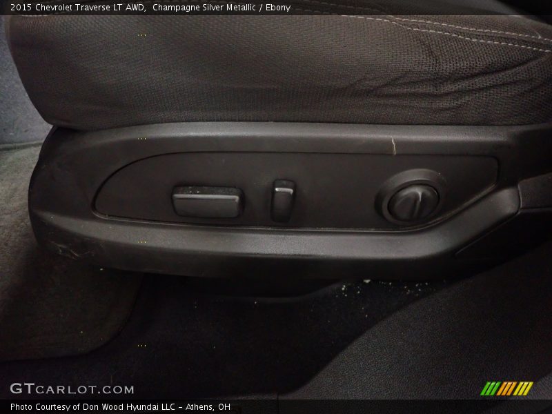 Champagne Silver Metallic / Ebony 2015 Chevrolet Traverse LT AWD