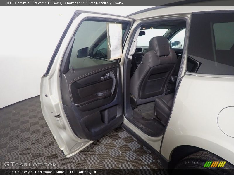 Champagne Silver Metallic / Ebony 2015 Chevrolet Traverse LT AWD