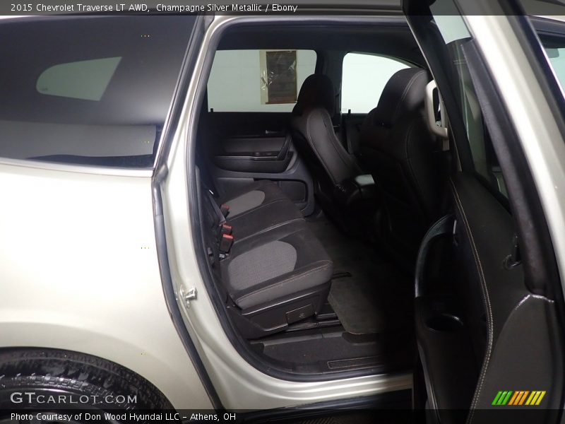 Champagne Silver Metallic / Ebony 2015 Chevrolet Traverse LT AWD