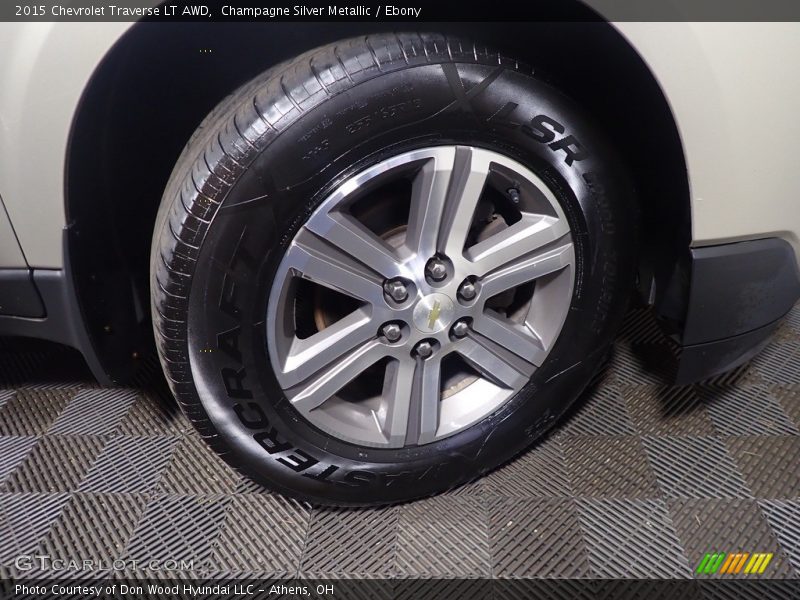 Champagne Silver Metallic / Ebony 2015 Chevrolet Traverse LT AWD