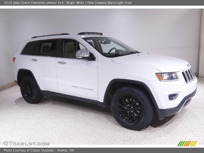 Bright White / New Zealand Black/Light Frost 2014 Jeep Grand Cherokee Limited 4x4