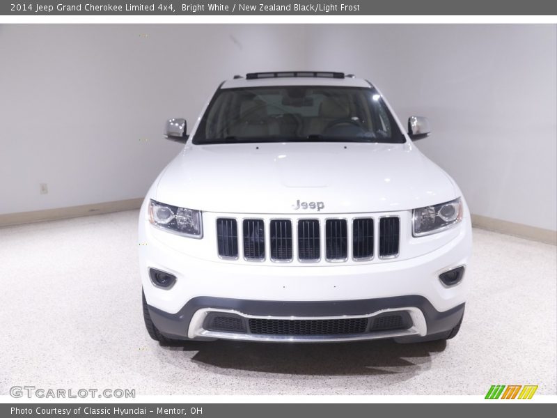 Bright White / New Zealand Black/Light Frost 2014 Jeep Grand Cherokee Limited 4x4