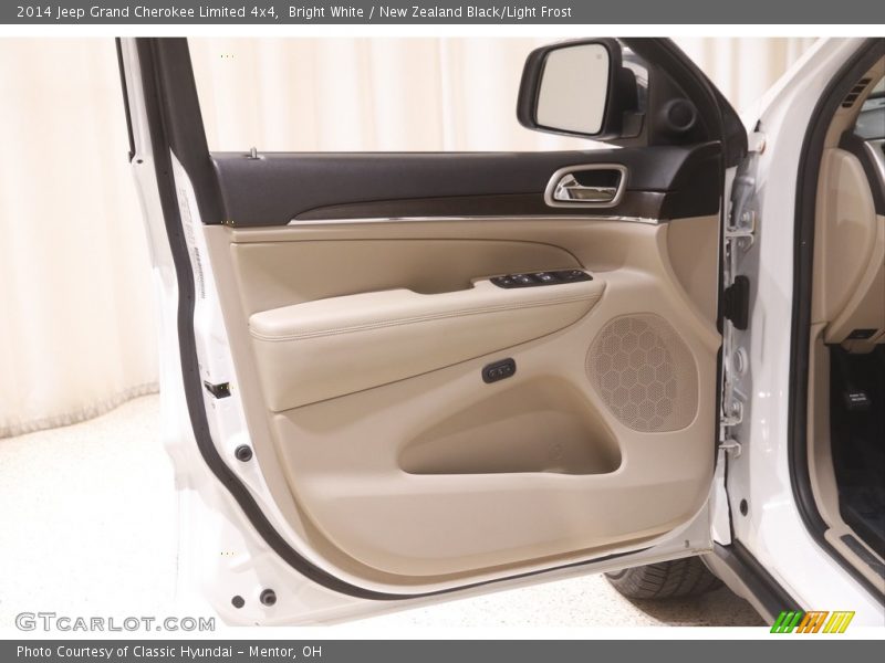 Bright White / New Zealand Black/Light Frost 2014 Jeep Grand Cherokee Limited 4x4