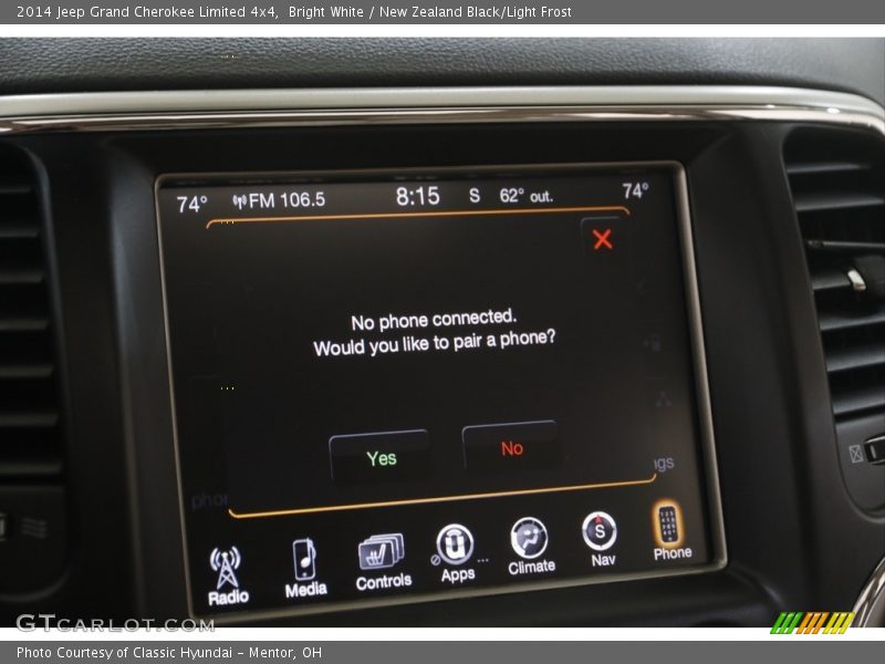 Bright White / New Zealand Black/Light Frost 2014 Jeep Grand Cherokee Limited 4x4