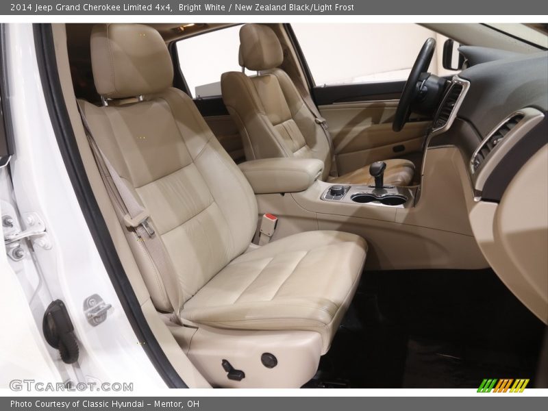 Bright White / New Zealand Black/Light Frost 2014 Jeep Grand Cherokee Limited 4x4