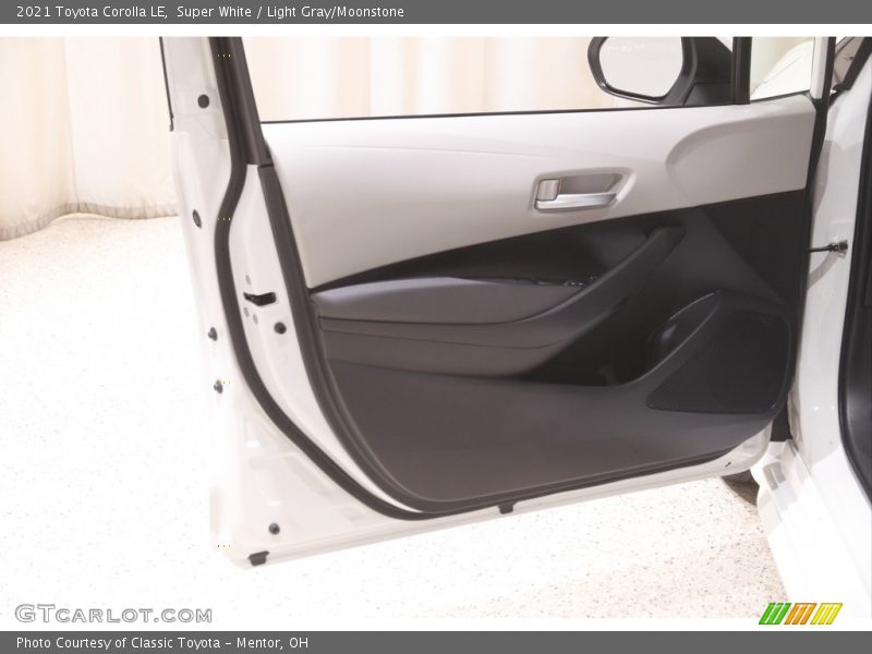 Super White / Light Gray/Moonstone 2021 Toyota Corolla LE