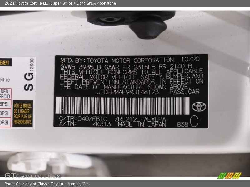 Super White / Light Gray/Moonstone 2021 Toyota Corolla LE