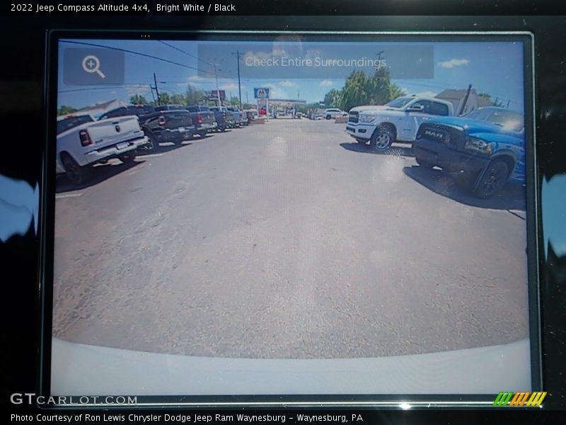 Bright White / Black 2022 Jeep Compass Altitude 4x4