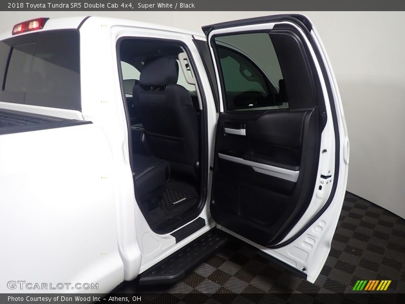 Super White / Black 2018 Toyota Tundra SR5 Double Cab 4x4
