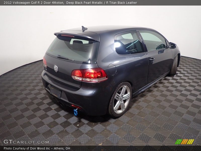 Deep Black Pearl Metallic / R Titan Black Leather 2012 Volkswagen Golf R 2 Door 4Motion