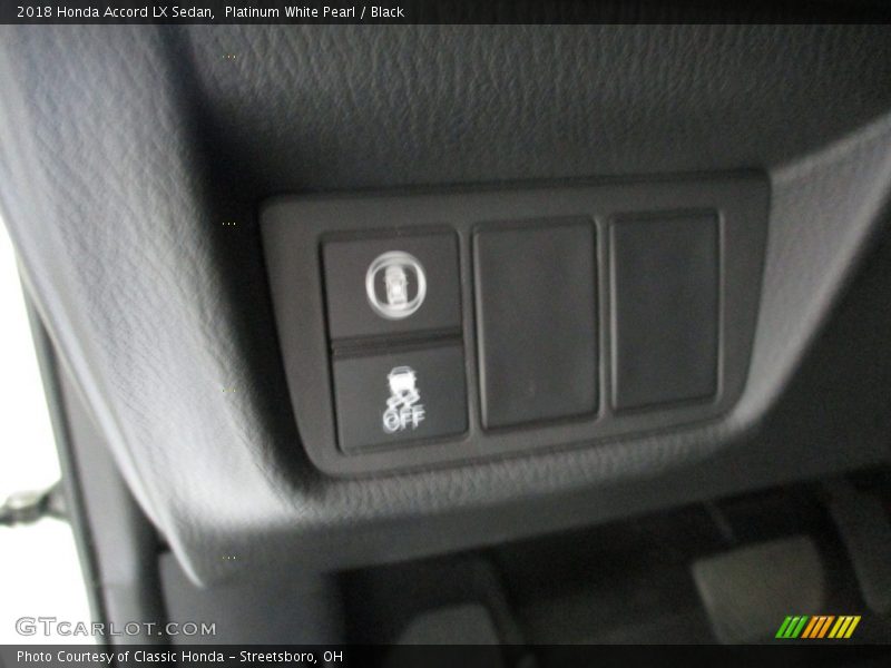 Platinum White Pearl / Black 2018 Honda Accord LX Sedan