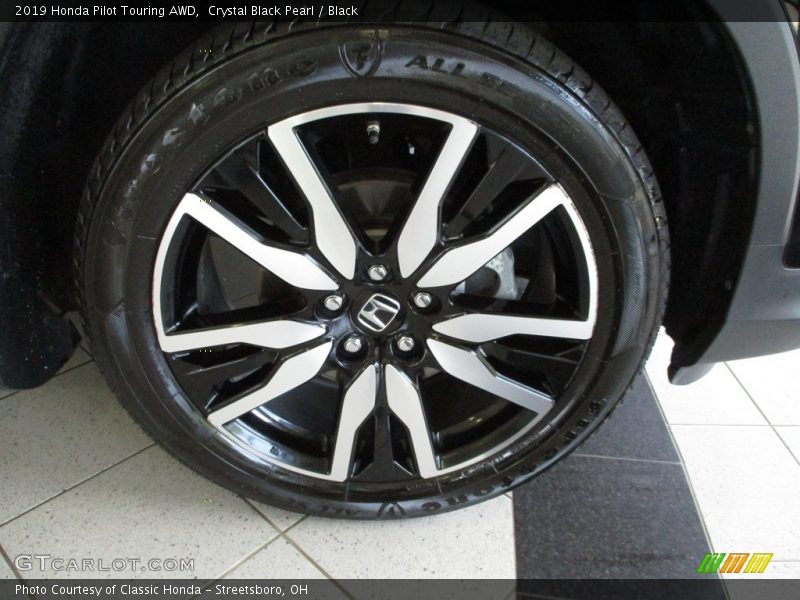 Crystal Black Pearl / Black 2019 Honda Pilot Touring AWD