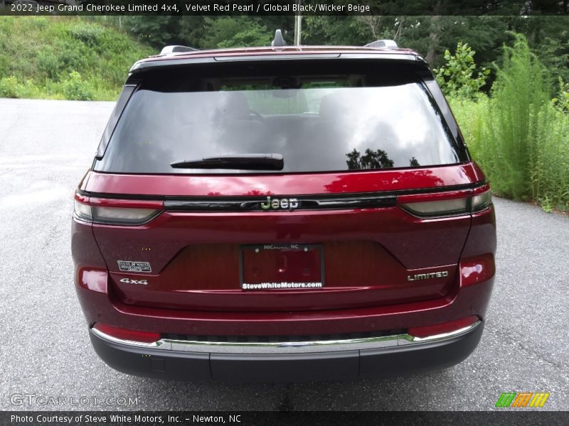 Velvet Red Pearl / Global Black/Wicker Beige 2022 Jeep Grand Cherokee Limited 4x4