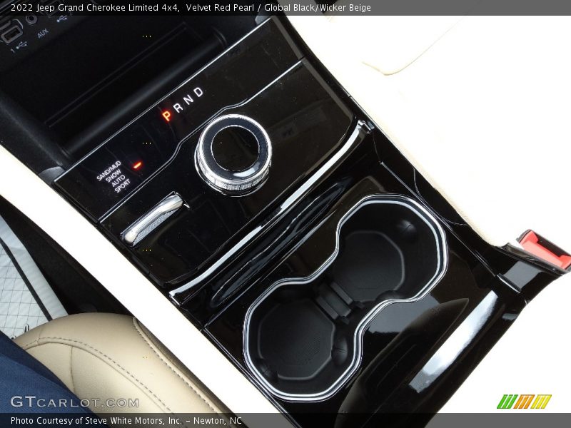 Velvet Red Pearl / Global Black/Wicker Beige 2022 Jeep Grand Cherokee Limited 4x4