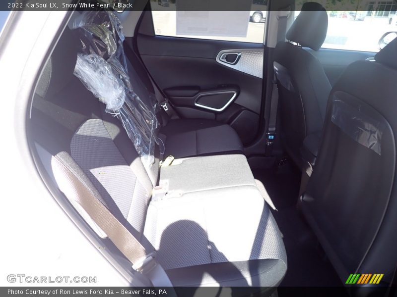 Snow White Pearl / Black 2022 Kia Soul LX