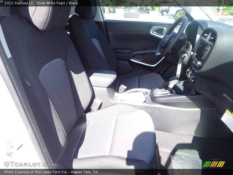 Snow White Pearl / Black 2022 Kia Soul LX