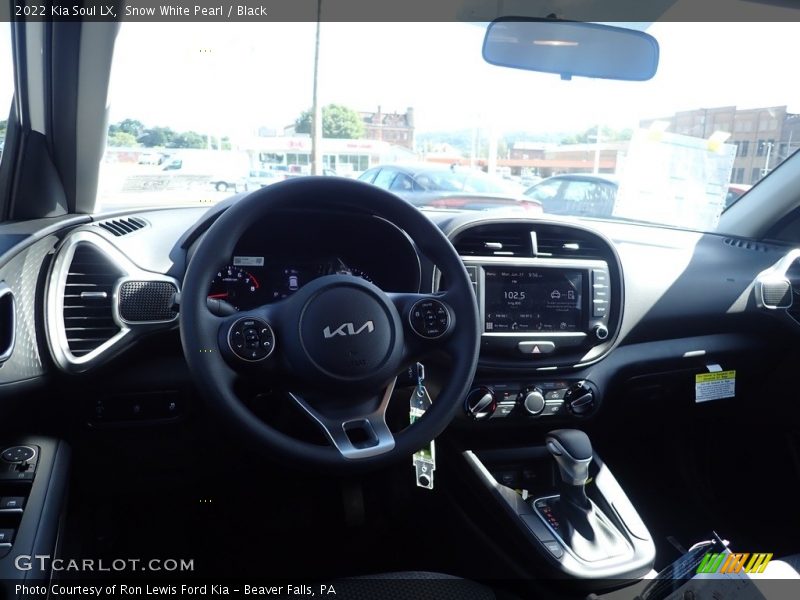Snow White Pearl / Black 2022 Kia Soul LX