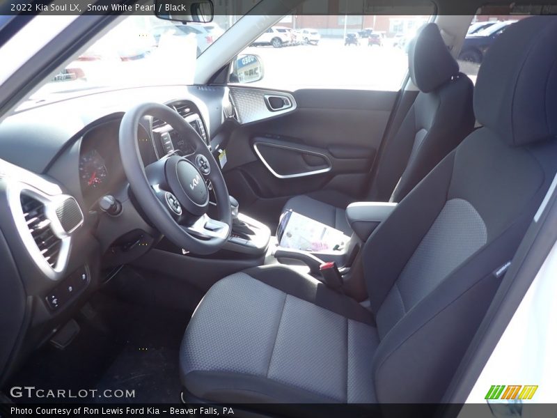 Snow White Pearl / Black 2022 Kia Soul LX