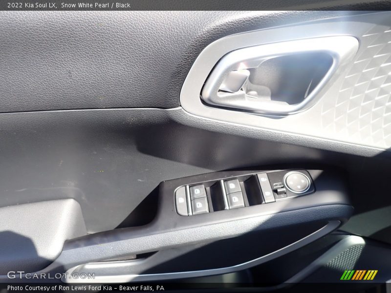 Snow White Pearl / Black 2022 Kia Soul LX
