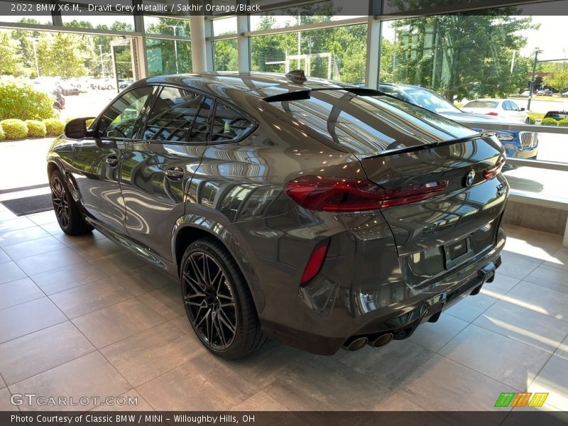 Dravit Grey Metallic / Sakhir Orange/Black 2022 BMW X6 M
