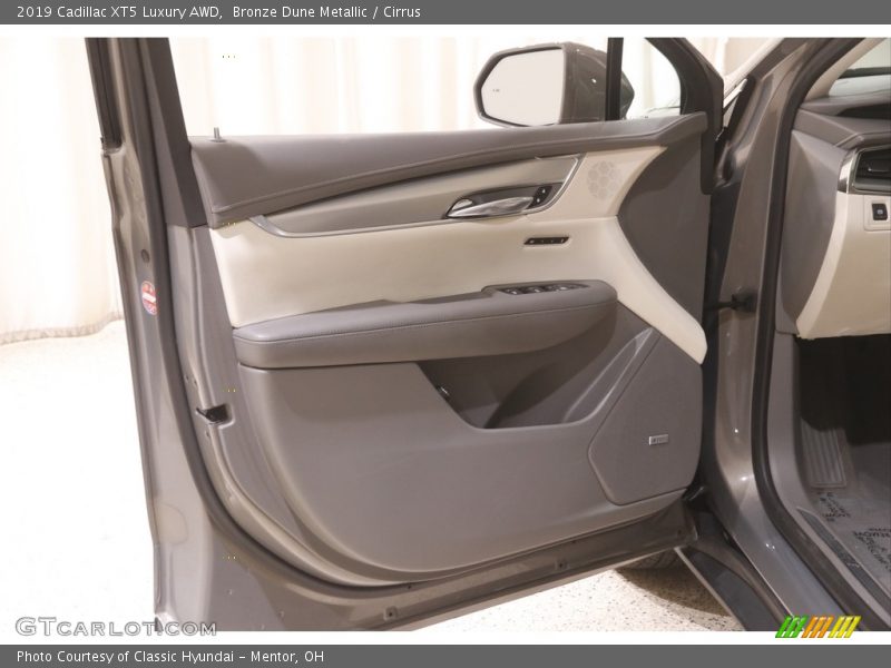 Bronze Dune Metallic / Cirrus 2019 Cadillac XT5 Luxury AWD