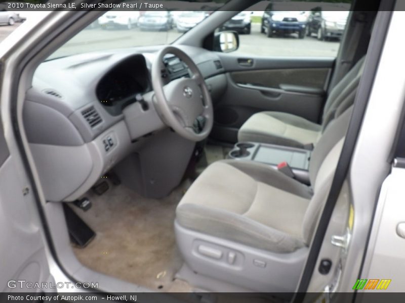 Silver Shadow Pearl / Taupe 2010 Toyota Sienna LE