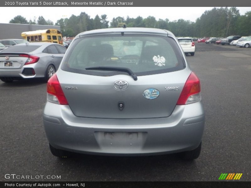 Meteorite Metallic / Dark Charcoal 2010 Toyota Yaris 5 Door Liftback