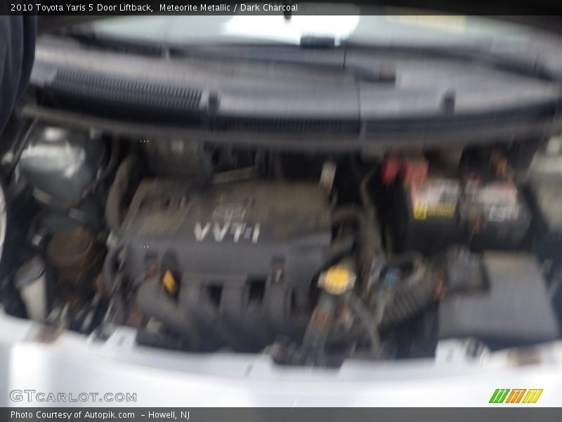 Meteorite Metallic / Dark Charcoal 2010 Toyota Yaris 5 Door Liftback
