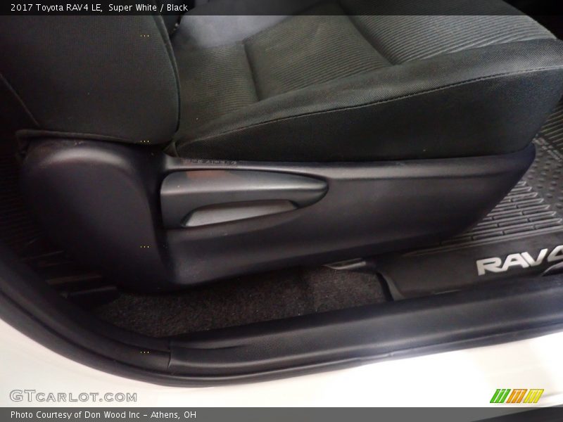 Super White / Black 2017 Toyota RAV4 LE