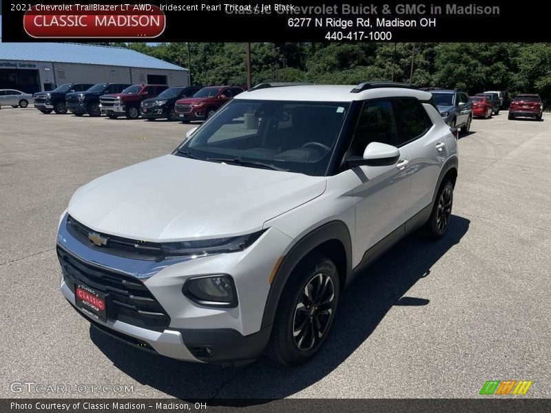 Iridescent Pearl Tricoat / Jet Black 2021 Chevrolet TrailBlazer LT AWD