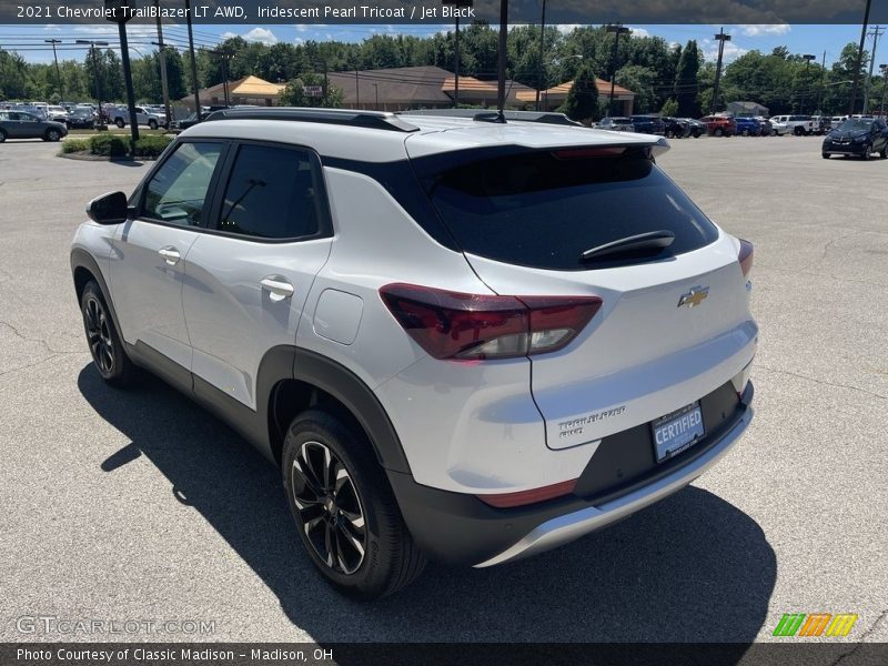 Iridescent Pearl Tricoat / Jet Black 2021 Chevrolet TrailBlazer LT AWD