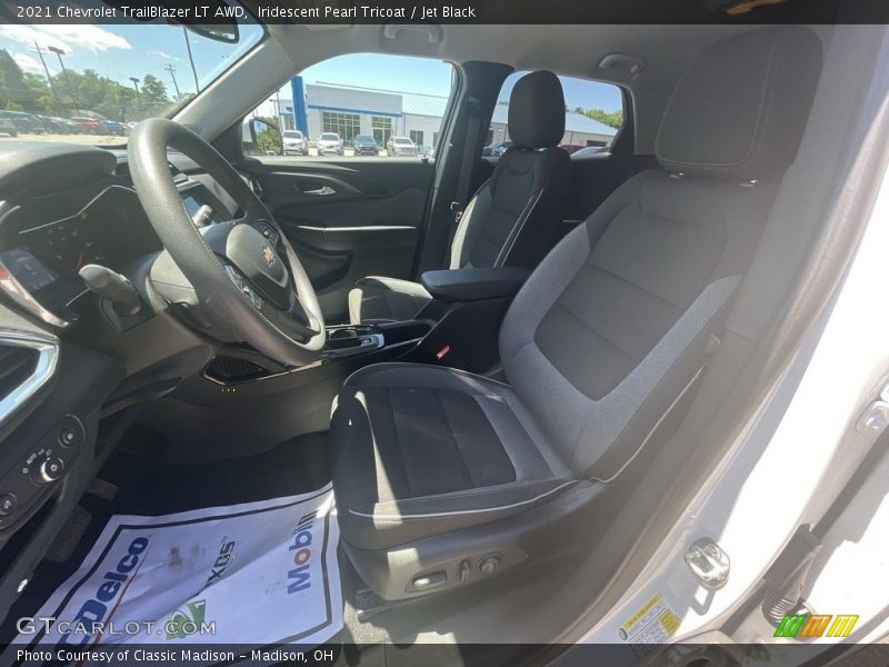 Iridescent Pearl Tricoat / Jet Black 2021 Chevrolet TrailBlazer LT AWD