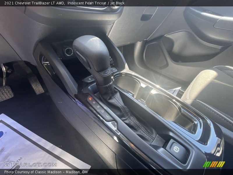 Iridescent Pearl Tricoat / Jet Black 2021 Chevrolet TrailBlazer LT AWD