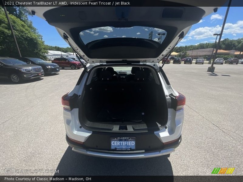 Iridescent Pearl Tricoat / Jet Black 2021 Chevrolet TrailBlazer LT AWD