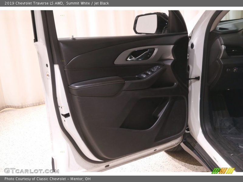 Summit White / Jet Black 2019 Chevrolet Traverse LS AWD