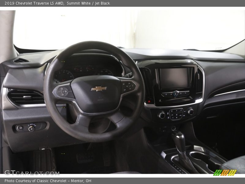 Summit White / Jet Black 2019 Chevrolet Traverse LS AWD