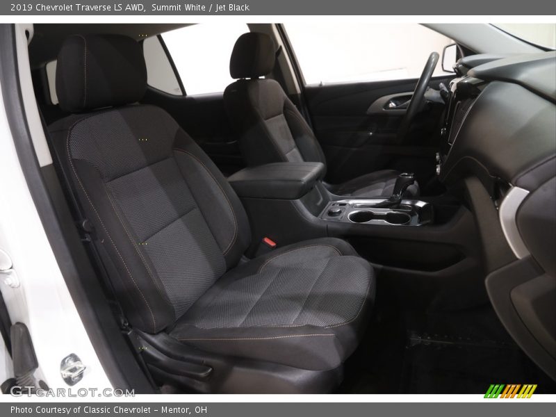 Summit White / Jet Black 2019 Chevrolet Traverse LS AWD