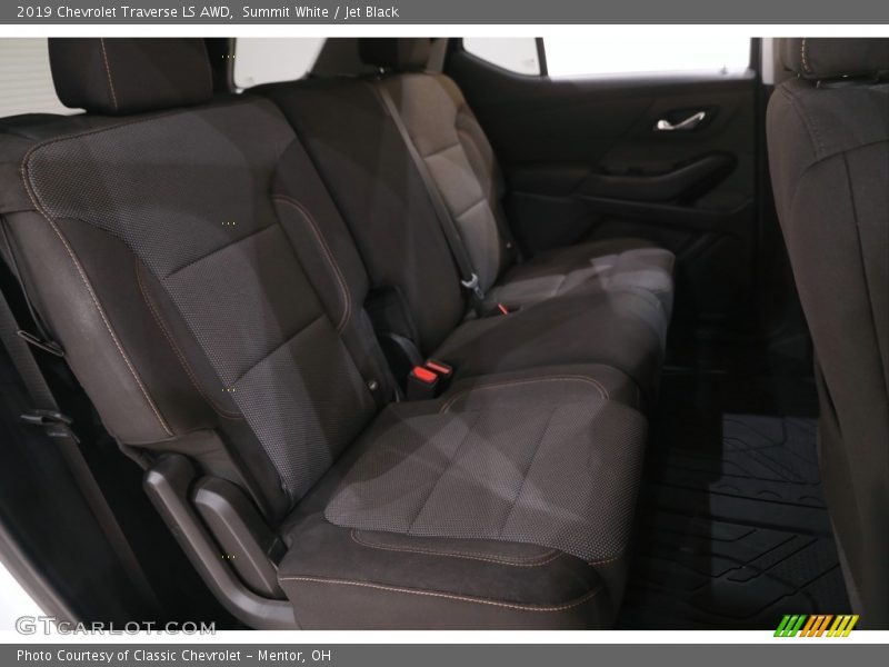 Summit White / Jet Black 2019 Chevrolet Traverse LS AWD