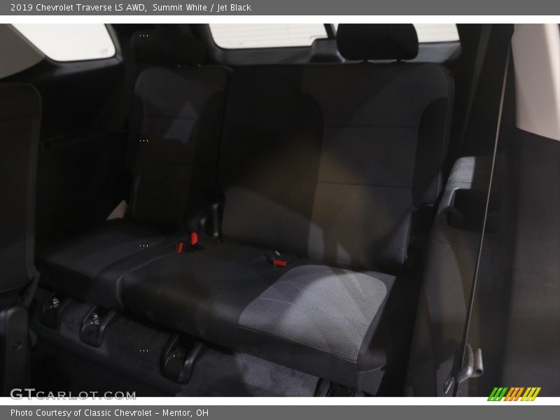 Summit White / Jet Black 2019 Chevrolet Traverse LS AWD