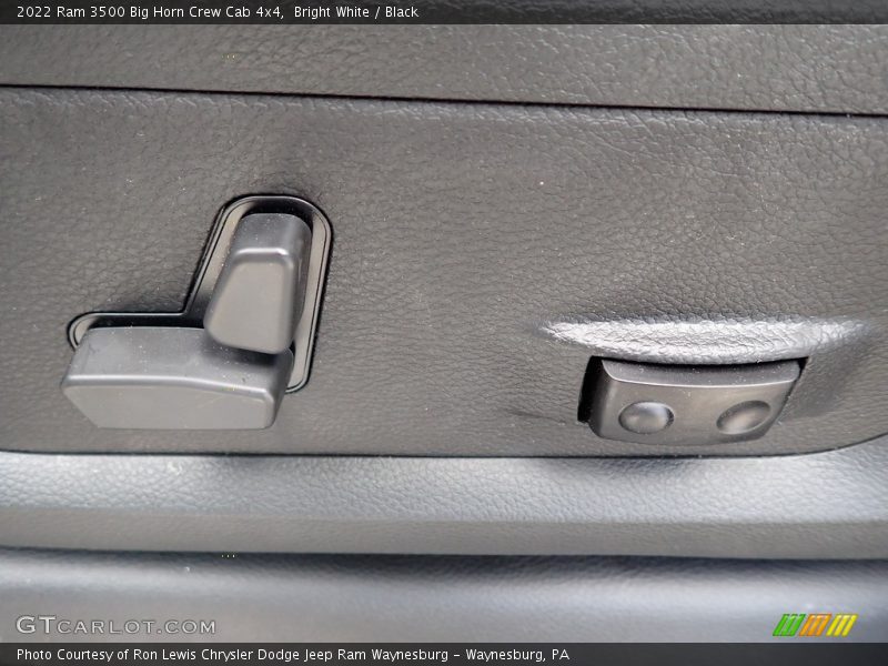 Bright White / Black 2022 Ram 3500 Big Horn Crew Cab 4x4
