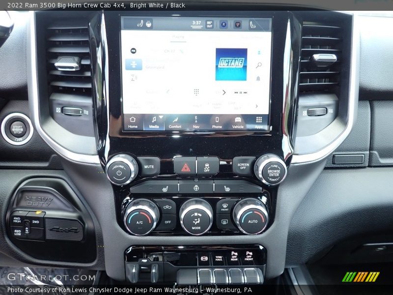 Bright White / Black 2022 Ram 3500 Big Horn Crew Cab 4x4