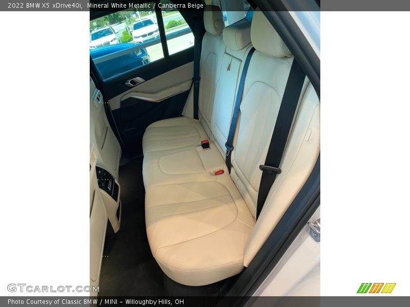 Mineral White Metallic / Canberra Beige 2022 BMW X5 xDrive40i