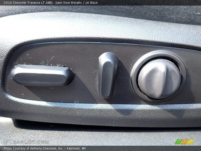 Satin Steel Metallic / Jet Black 2019 Chevrolet Traverse LT AWD