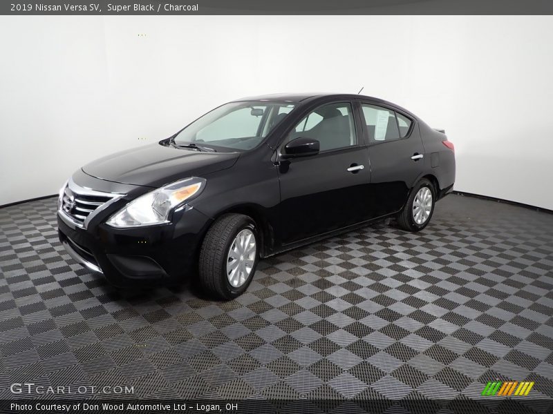 Super Black / Charcoal 2019 Nissan Versa SV