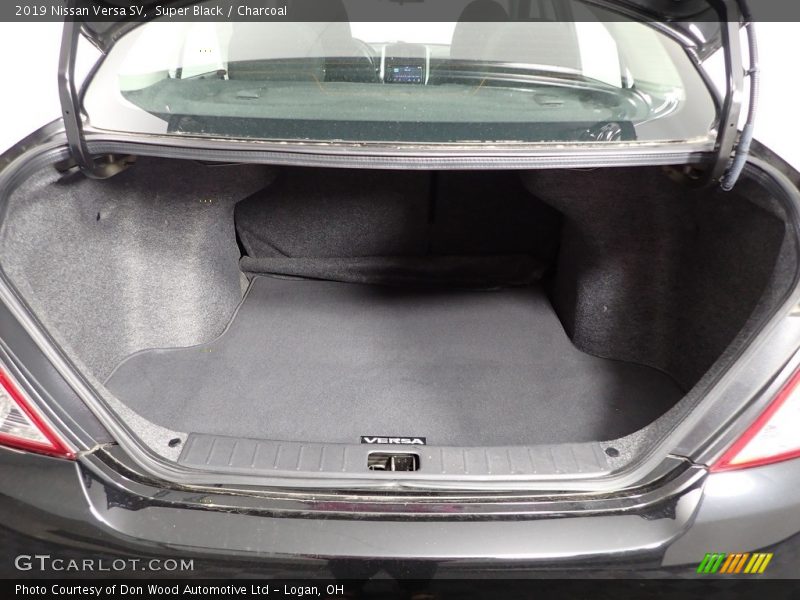 Super Black / Charcoal 2019 Nissan Versa SV