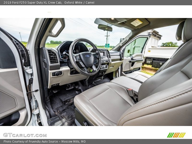 Oxford White / Camel 2019 Ford F250 Super Duty XL Crew Cab