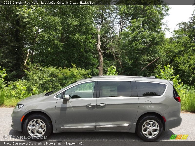 Ceramic Gray / Black/Alloy 2022 Chrysler Pacifica Limited AWD